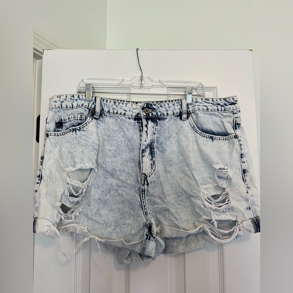 KanCan Shorts Women's Blue Jean Light Wash Denim High Rise Acid Washed